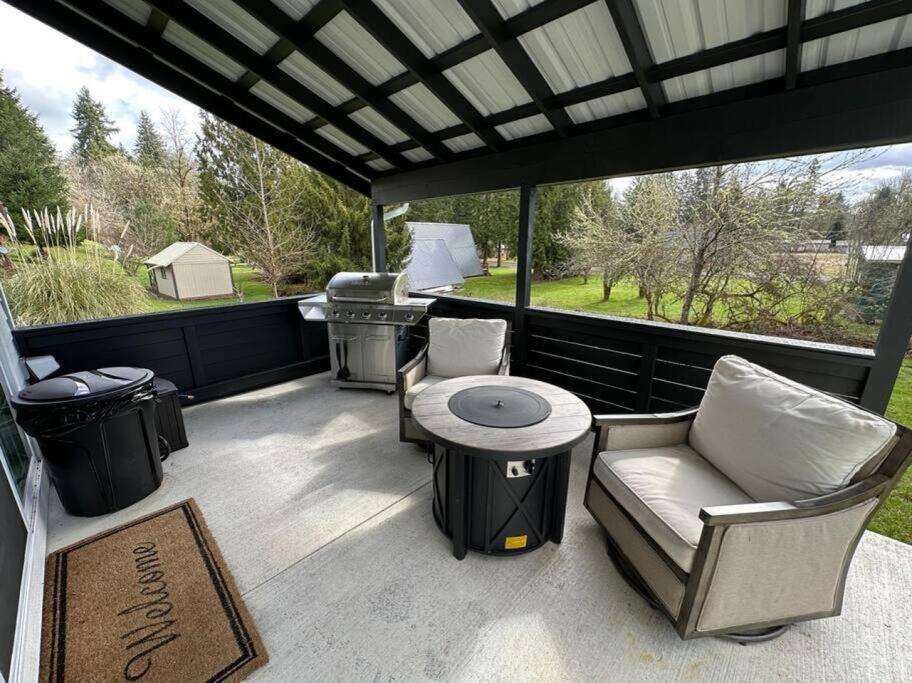 Romantic Cozy Cabin Walk To Lake Hot Tub Bikes Kayaks Grill Onalaska 外观 照片