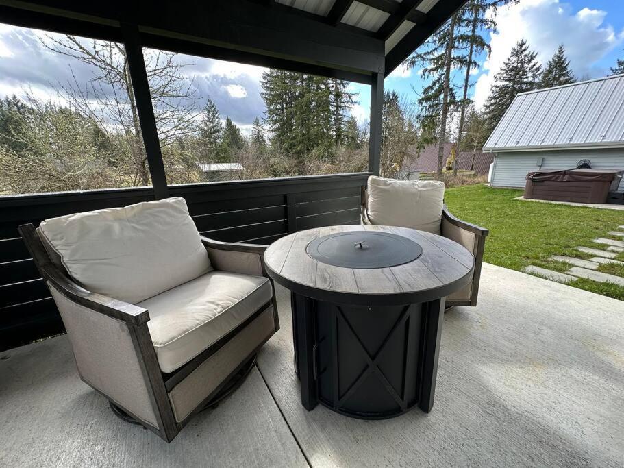 Romantic Cozy Cabin Walk To Lake Hot Tub Bikes Kayaks Grill Onalaska 外观 照片