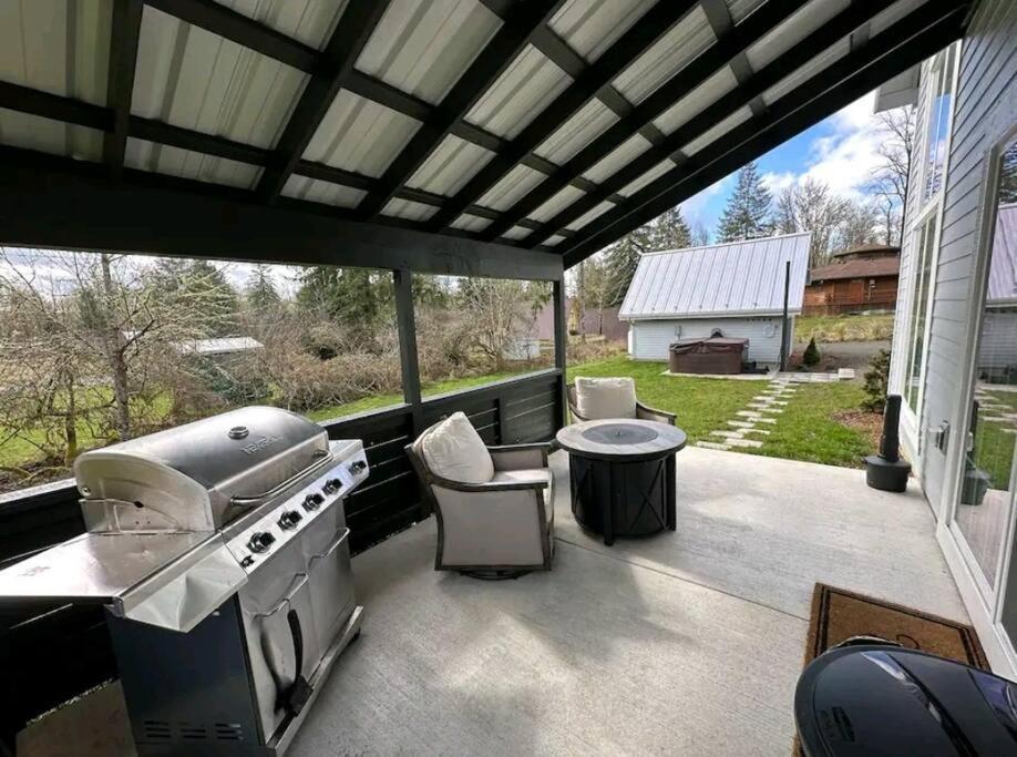 Romantic Cozy Cabin Walk To Lake Hot Tub Bikes Kayaks Grill Onalaska 外观 照片